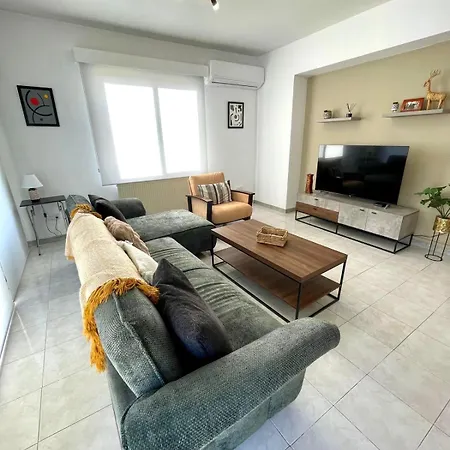 Comfort In - Aglantzia Rik * ניקוסיה