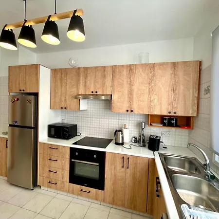 Comfort In - Aglantzia Rik 니코시아